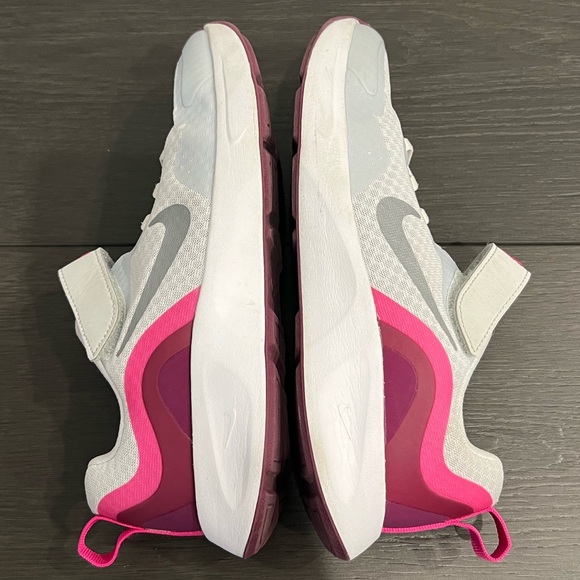 Nike WearAllDay Sneakers - 3Y - Picture 6 of 8